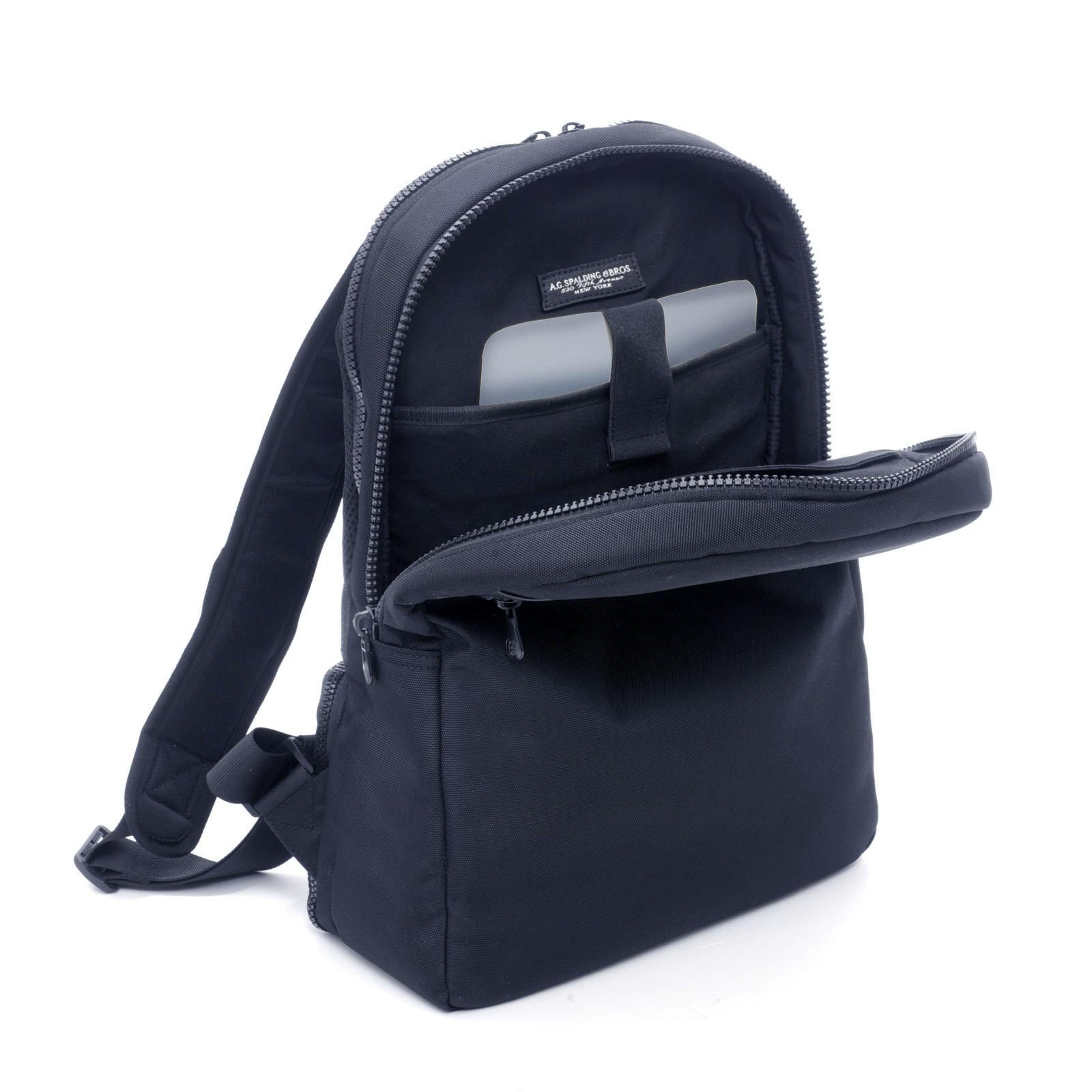 STREEt Round Backpack