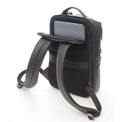 SQUARE FULL GRAIN BACKPACK